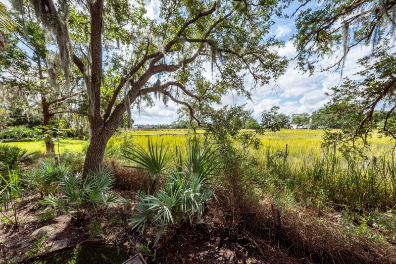 Property image 2 of 68 Chadwick Drive in South Windermere, Charleston, SC 29407