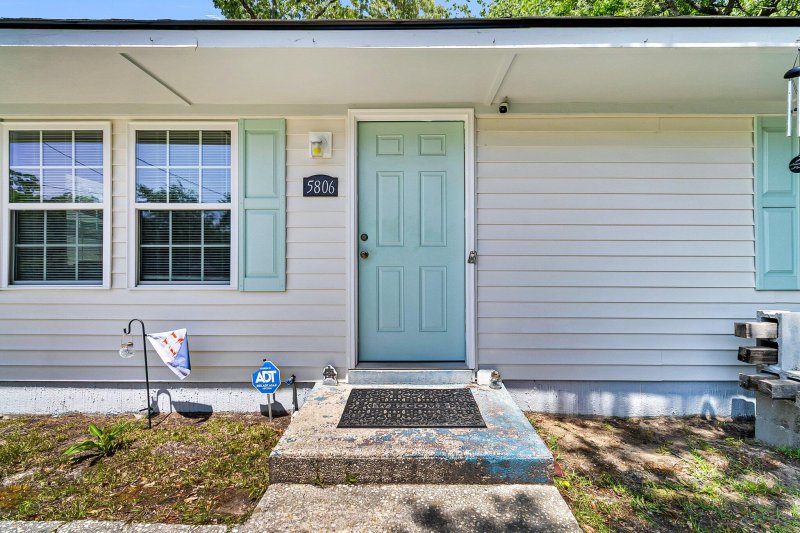 Property image 2 at 5806 Robinhood Drive, Hanahan, SC 29410
