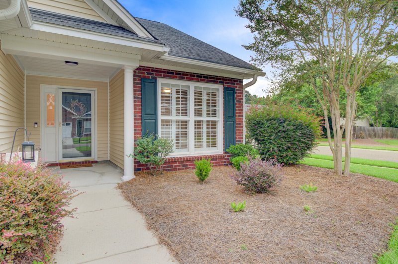 Property image 2 of 128 Garden Grove Drive in Bridges of Summerville, Summerville, SC 29485