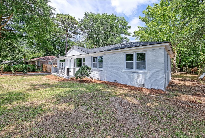 Property image 2 at 818 W Madison Avenue, Charleston, SC 29412