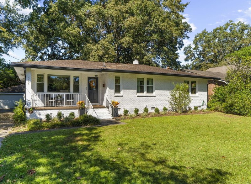 5109 Victoria Avenue