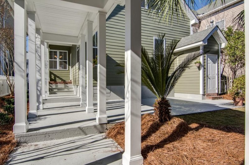 Property image 3 at 405 Hydrangea Street, Summerville, SC 29483
