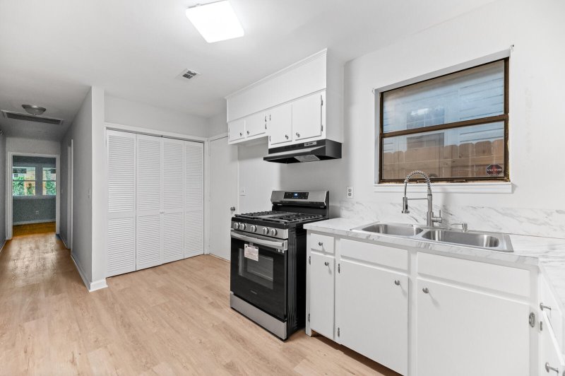 Property image 5 of 4928 Gaynor Avenue in Ferndale, North Charleston, SC 29405