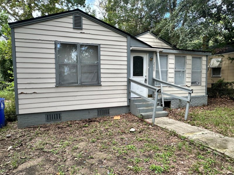 Property image 2 at 2390 Cambridge Avenue, North Charleston, SC 29405