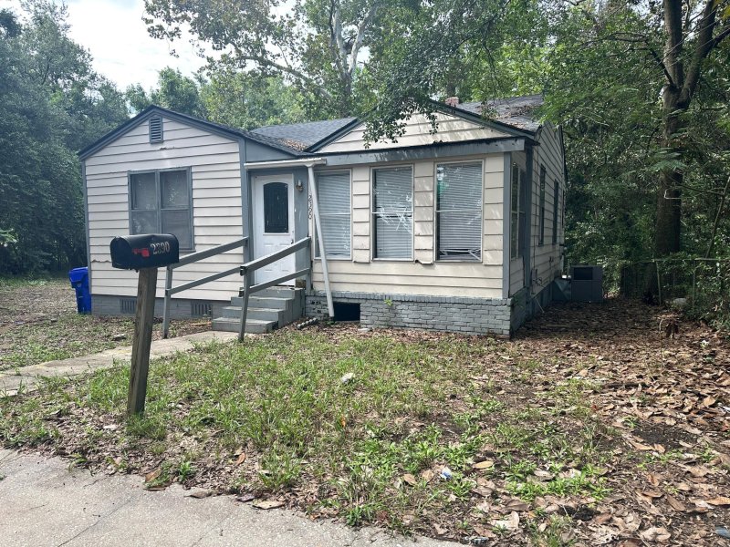 Property image 4 at 2390 Cambridge Avenue, North Charleston, SC 29405