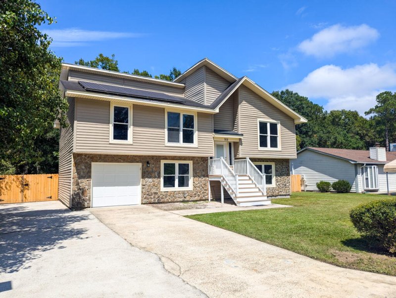 Property image 2 at 7831 Peppercorn Lane, North Charleston, SC 29420