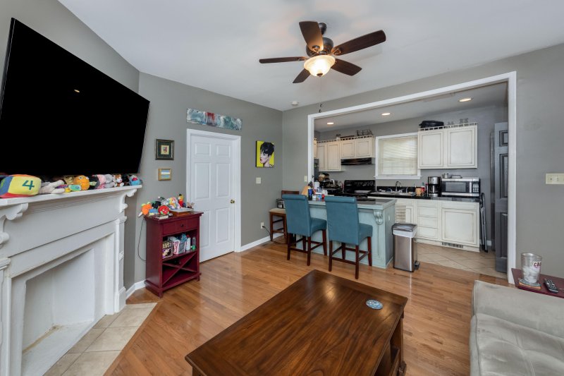 Property image 2 at 24 S Tracy Street, Charleston, SC 29403
