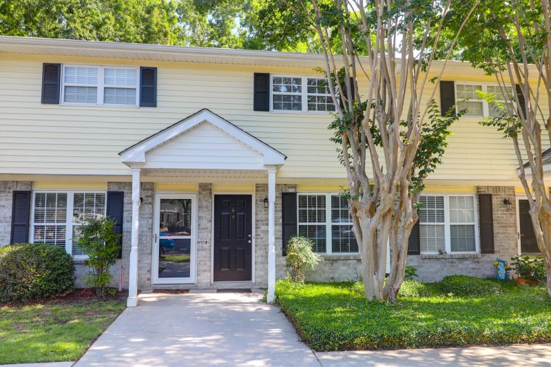 Property image 2 at 507 Stinson Drive G4, Charleston, SC 29407