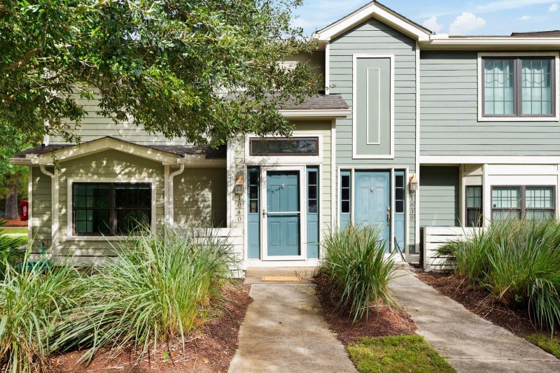 Property image 2 of 1840 Belle Chez in Montclair, Mount Pleasant, SC 29464