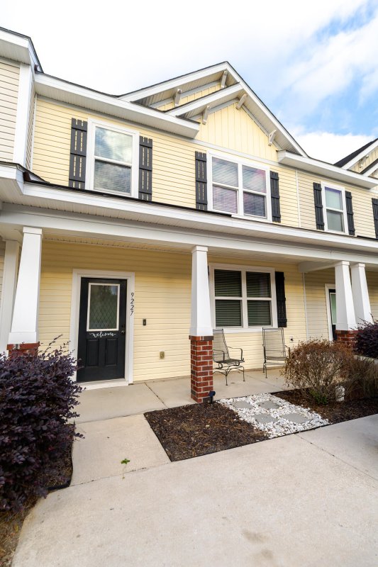 9227 Southern Oak Lane