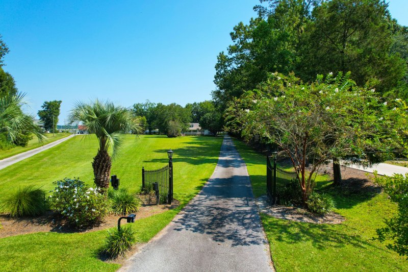 Property image 2 of 935 River Road in Johns Island, Johns Island, SC 29455