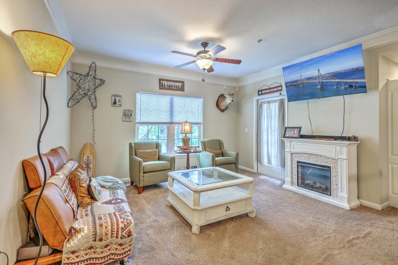 Property image 3 at 1300 Park West Boulevard 517, Mount Pleasant, SC 29466