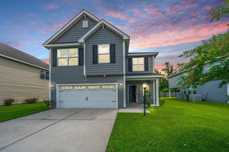 Hunters Bend, Ladson Community