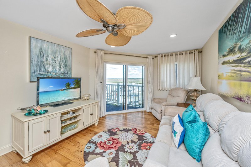 Property image 3 of 3701 Docksite Road 220 in Bay Creek Villas, Edisto Island, SC 29438