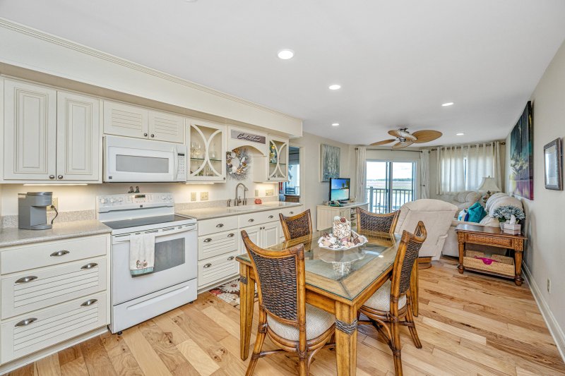 Property image 4 of 3701 Docksite Road 220 in Bay Creek Villas, Edisto Island, SC 29438