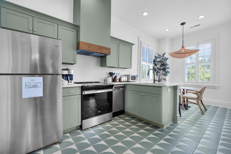 Property image 5 of 169 Spring Street in Cannonborough-Elliotborough, Charleston, SC 29403