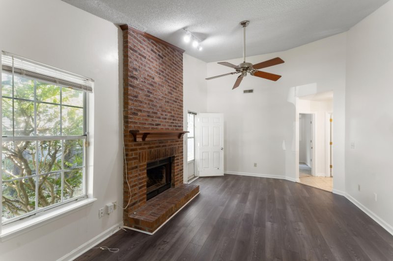 Property image 2 of 135 Commons Way in Crowfield Plantation, Goose Creek, SC 29445