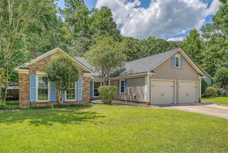 138 Wainwright Manor