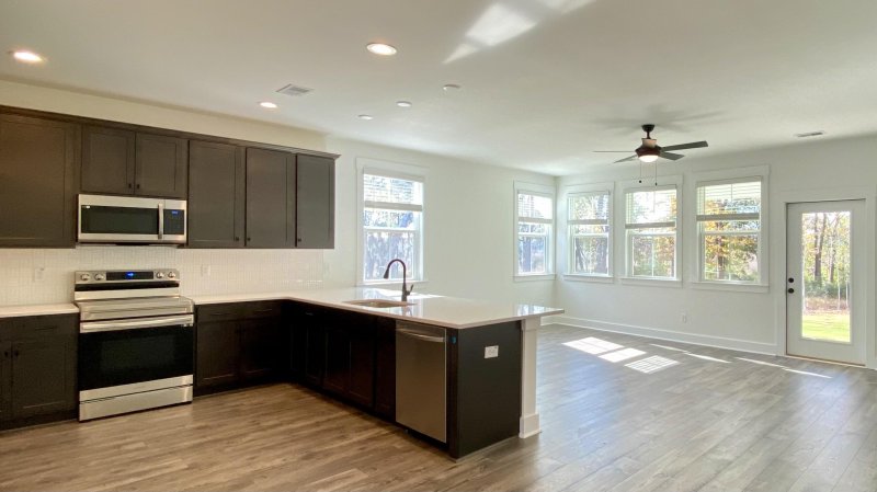 Property image 4 at 7757 Park Gate Drive, North Charleston, SC 29418