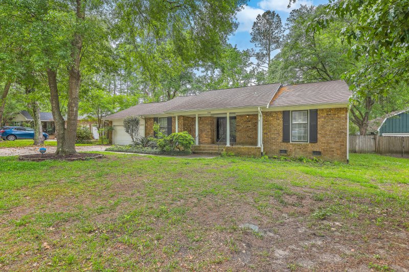 Property image 2 of 204 Pointer Drive in Quail Arbor, Summerville, SC 29485