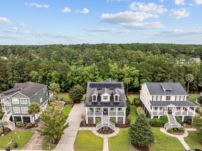 Property image 3 of 2621 Ringsted Lane in Planters Pointe, Mount Pleasant, SC 29466