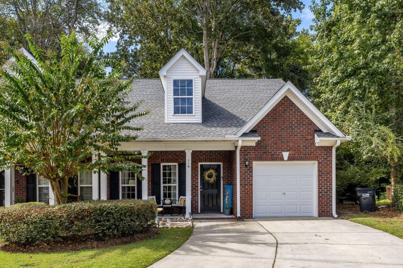 Property image 2 of 119 Steeple Point Court in Steeple Point, Summerville, SC 29485