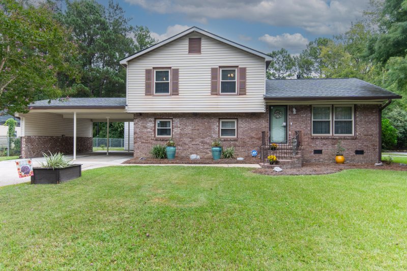 7624 Stonehaven Drive