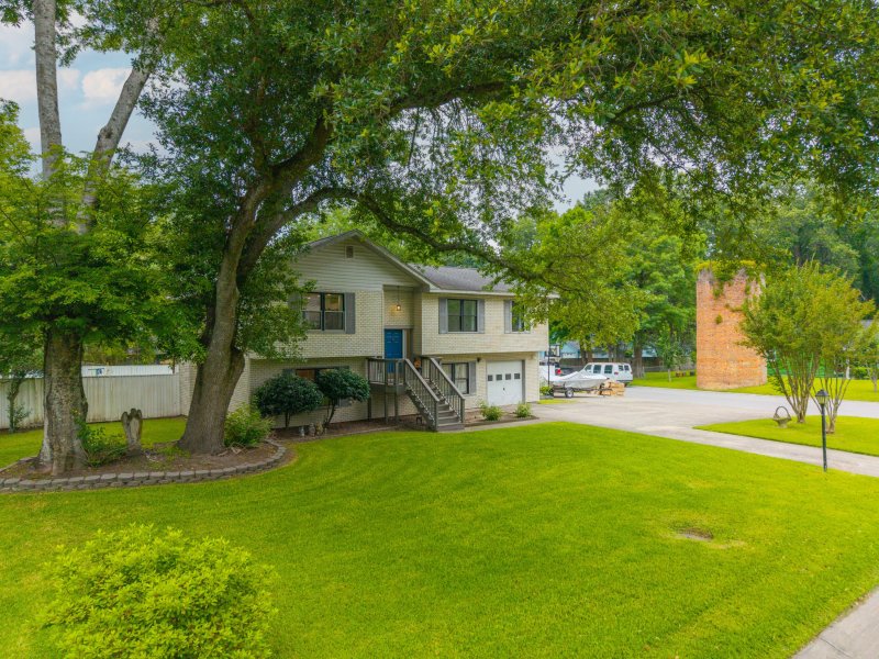 Property image 2 at 518 Woodward Boulevard, Summerville, SC 29483