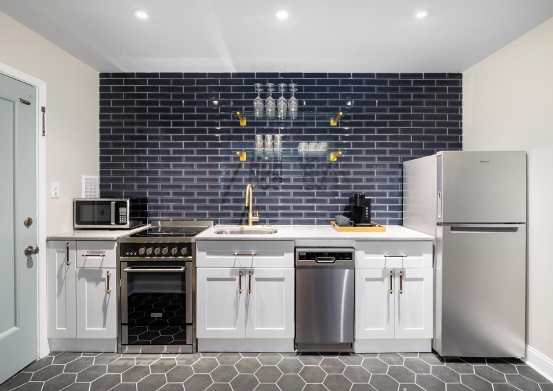 Property image 5 at 264 Grove Street 4, Charleston, SC 29403