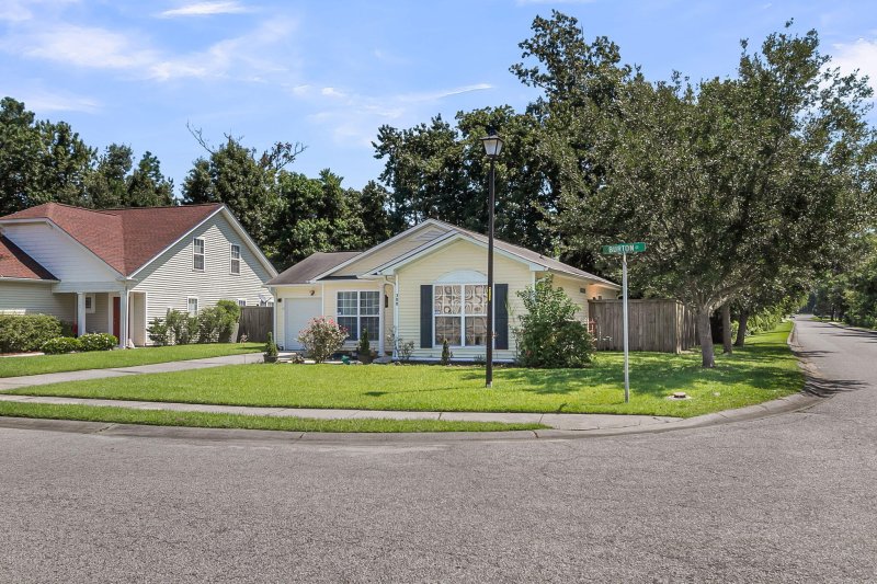 Property image 4 of 300 Burton Court in Brickhope Greens, Goose Creek, SC 29445