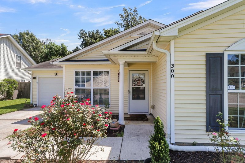 Property image 5 of 300 Burton Court in Brickhope Greens, Goose Creek, SC 29445