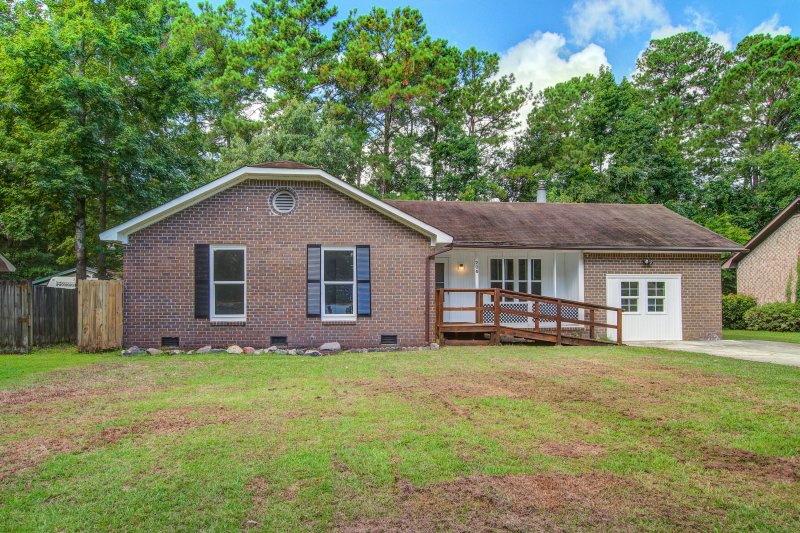 Greenhurst, Summerville Community