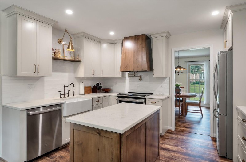 Property image 2 at 109 Lakeview Drive, Summerville, SC 29485