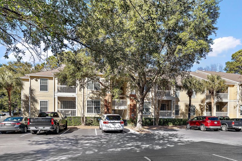 1600 Long Grove Drive 1721