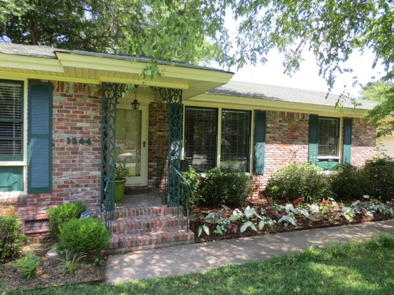 1244 Greenfield Place