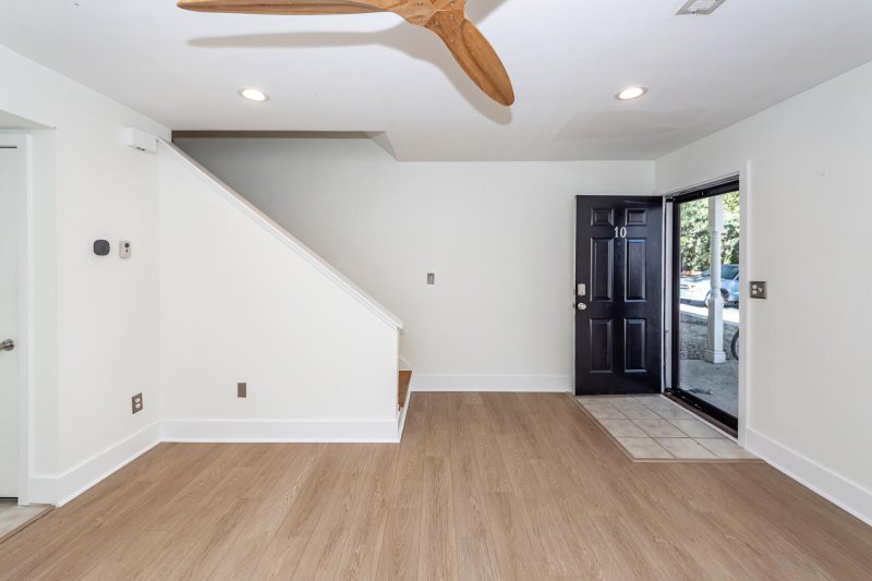 Property image 4 of 507 Stinson Drive 10d in Wildwood Town Homes, Charleston, SC 29407