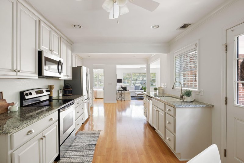 Property image 5 at 303 Wappoo Road, Charleston, SC 29407