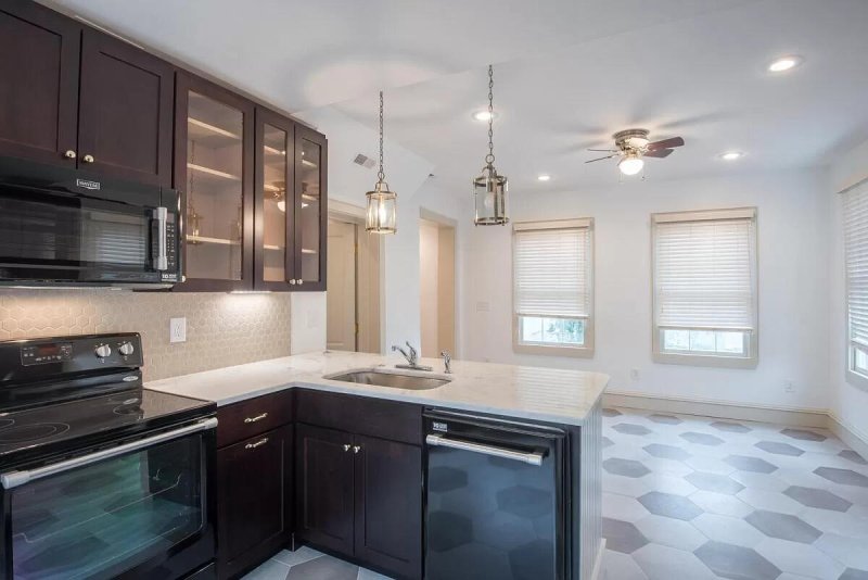 Property image 3 of 35 Society H in Ansonborough, Charleston, SC 29401