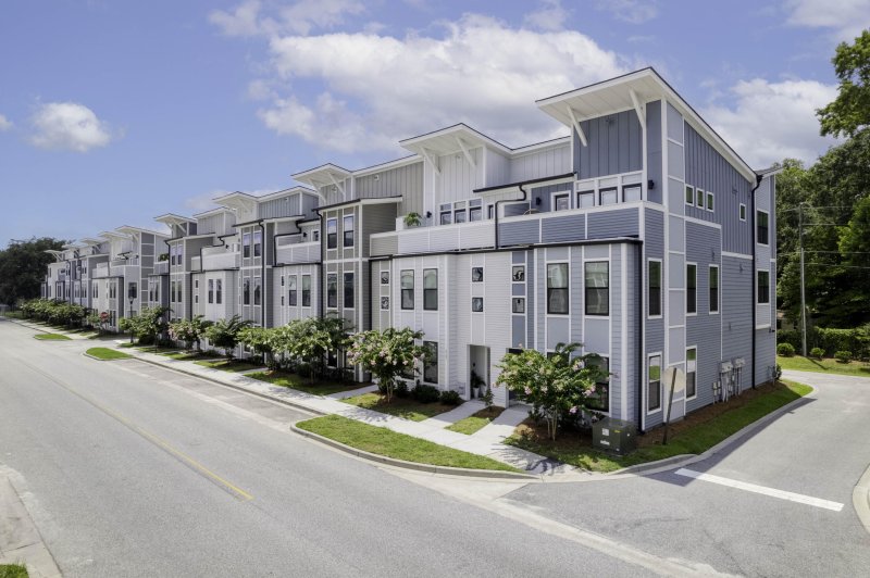 Property image 2 of 4585 Mixson Avenue in Mixson, North Charleston, SC 29405