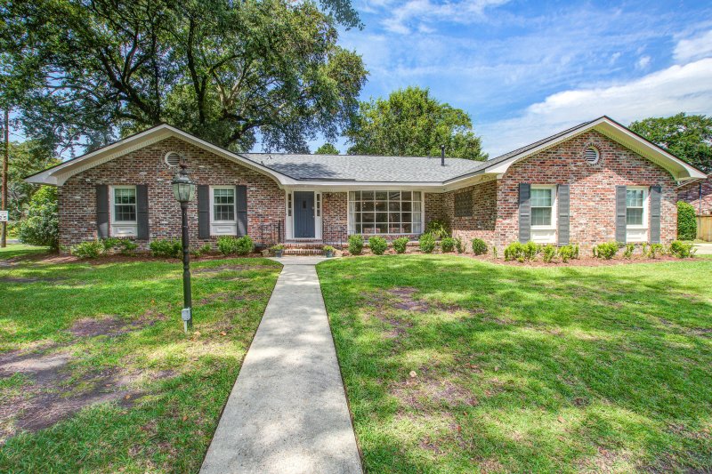 1833 Huntington Drive