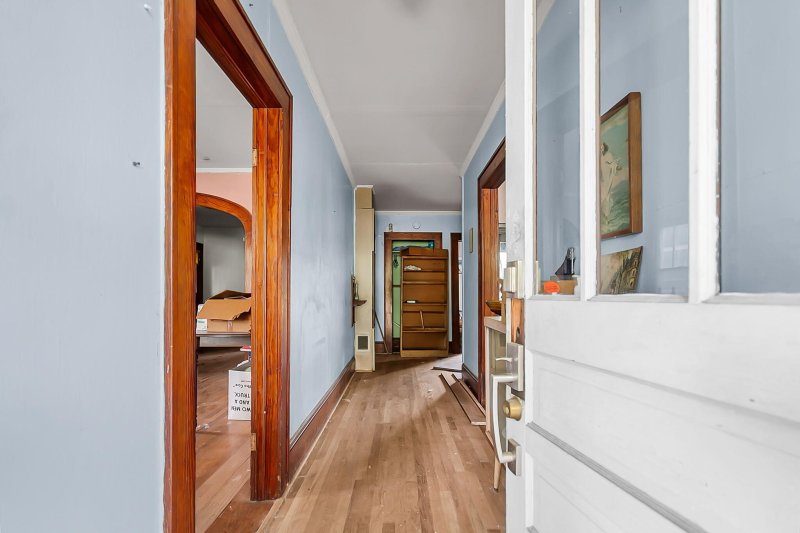 Property image 4 at 9 Magnolia Avenue, Charleston, SC 29403