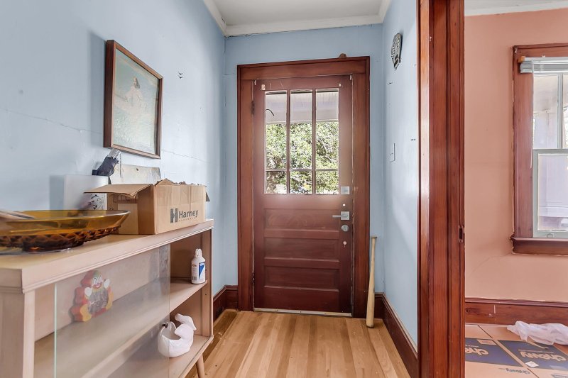 Property image 5 at 9 Magnolia Avenue, Charleston, SC 29403