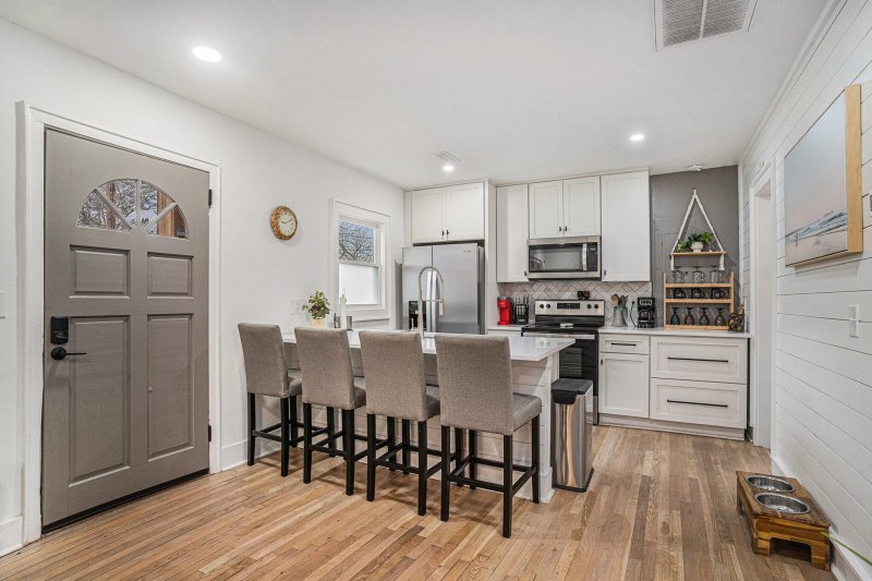 Property image 5 of 4530 Holly Street in Park Circle, North Charleston, SC 29405