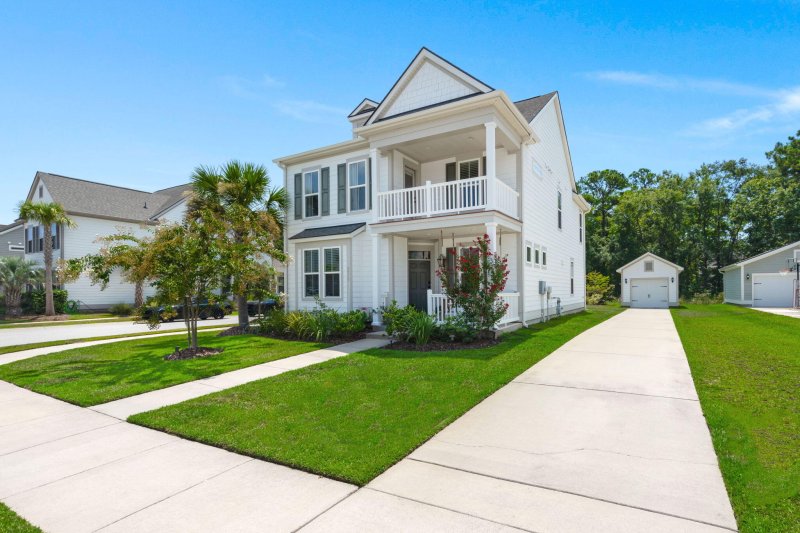 Property image 2 of 2220 Kemmerlin Street in Oakfield, Johns Island, SC 29455