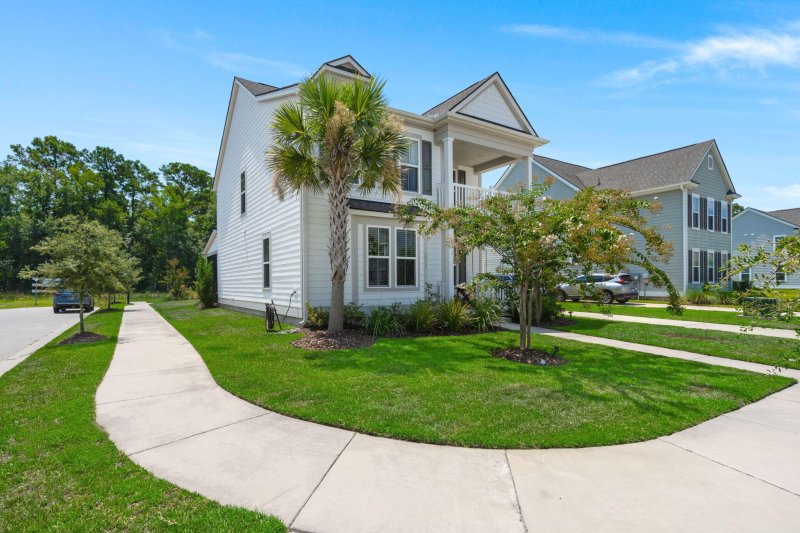 Property image 3 of 2220 Kemmerlin Street in Oakfield, Johns Island, SC 29455