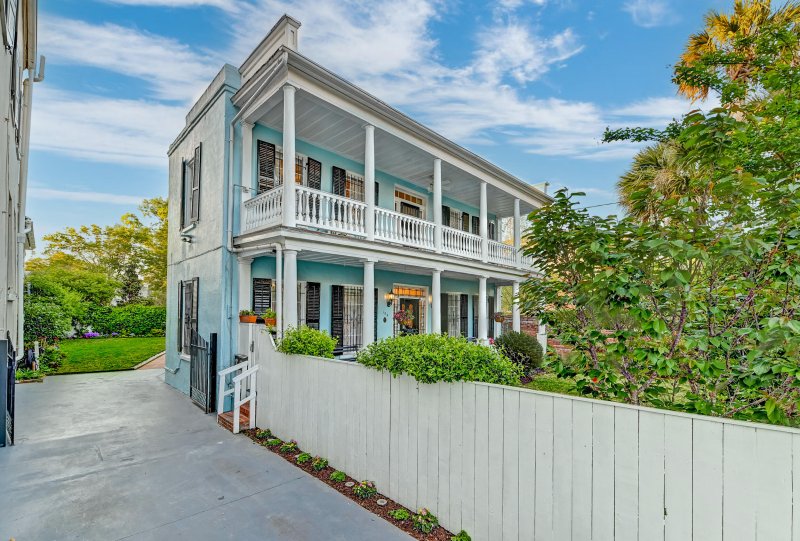 Property image 2 at 154 Wentworth Street, Charleston, SC 29401
