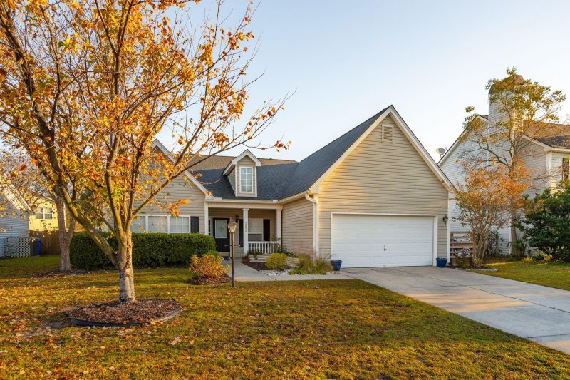 Property image 3 of 2802 Summertrees Boulevard in Summertrees, Johns Island, SC 29455