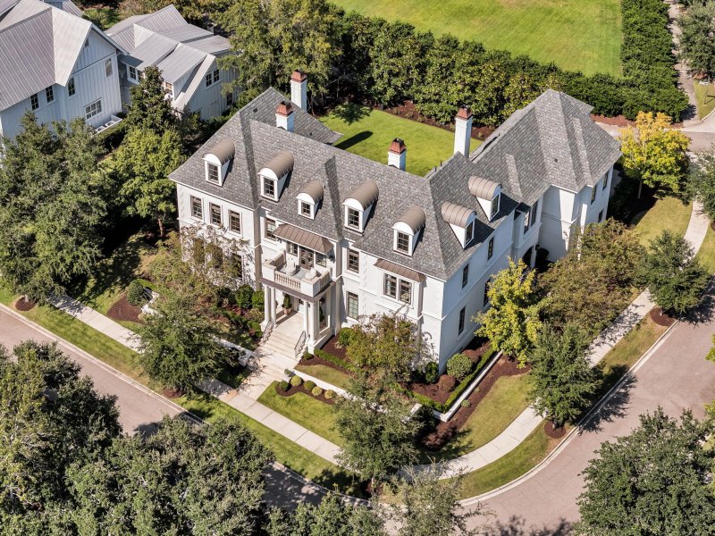 Daniel Island, Daniel Island Community