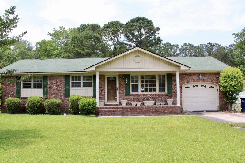 2163 Pinehurst Avenue