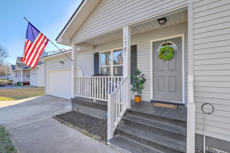 138 Kingsbridge Drive